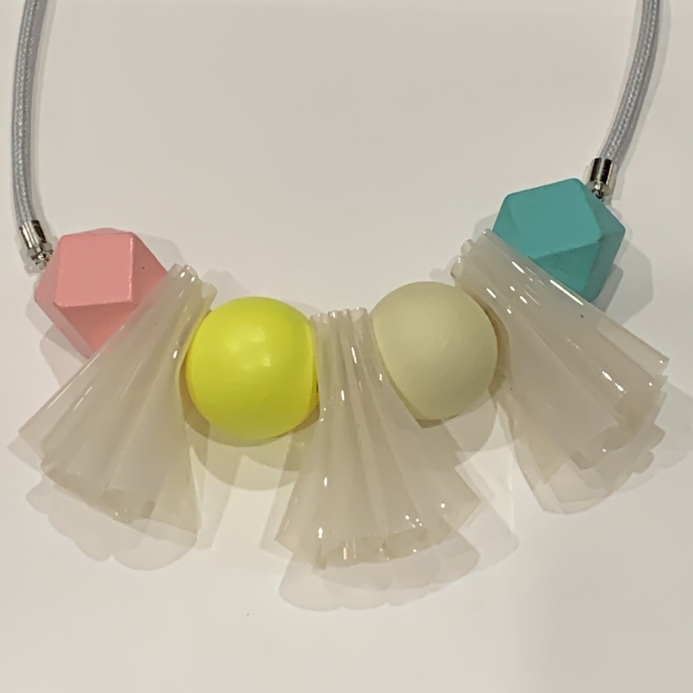 Multicolour necklace - Picture 3 of 8